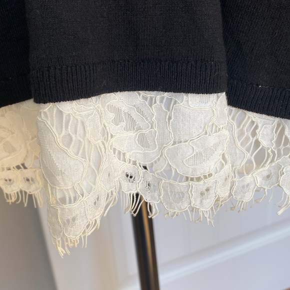 WHBM open back lace tie top. - Picture 3 of 6